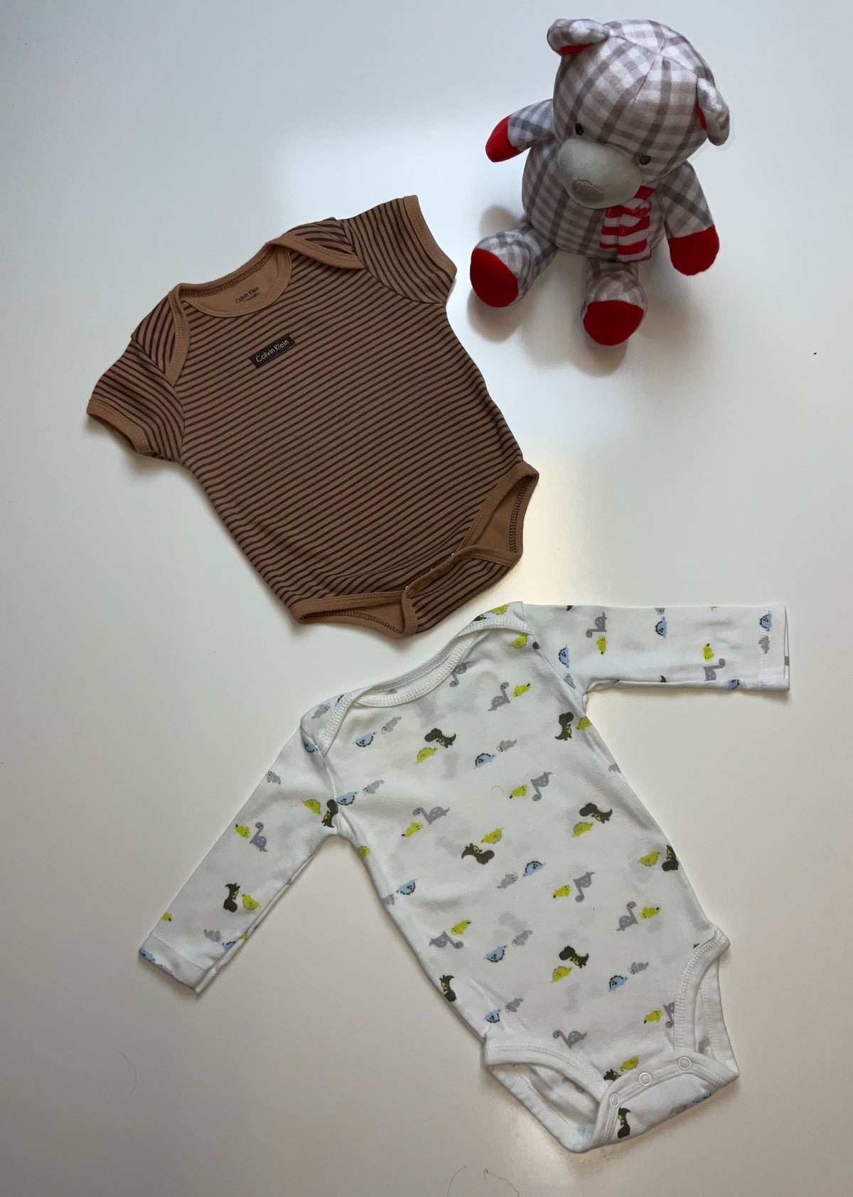 CALVIN KLEIN 6 MONTHS BABY BOY BUNDLE.