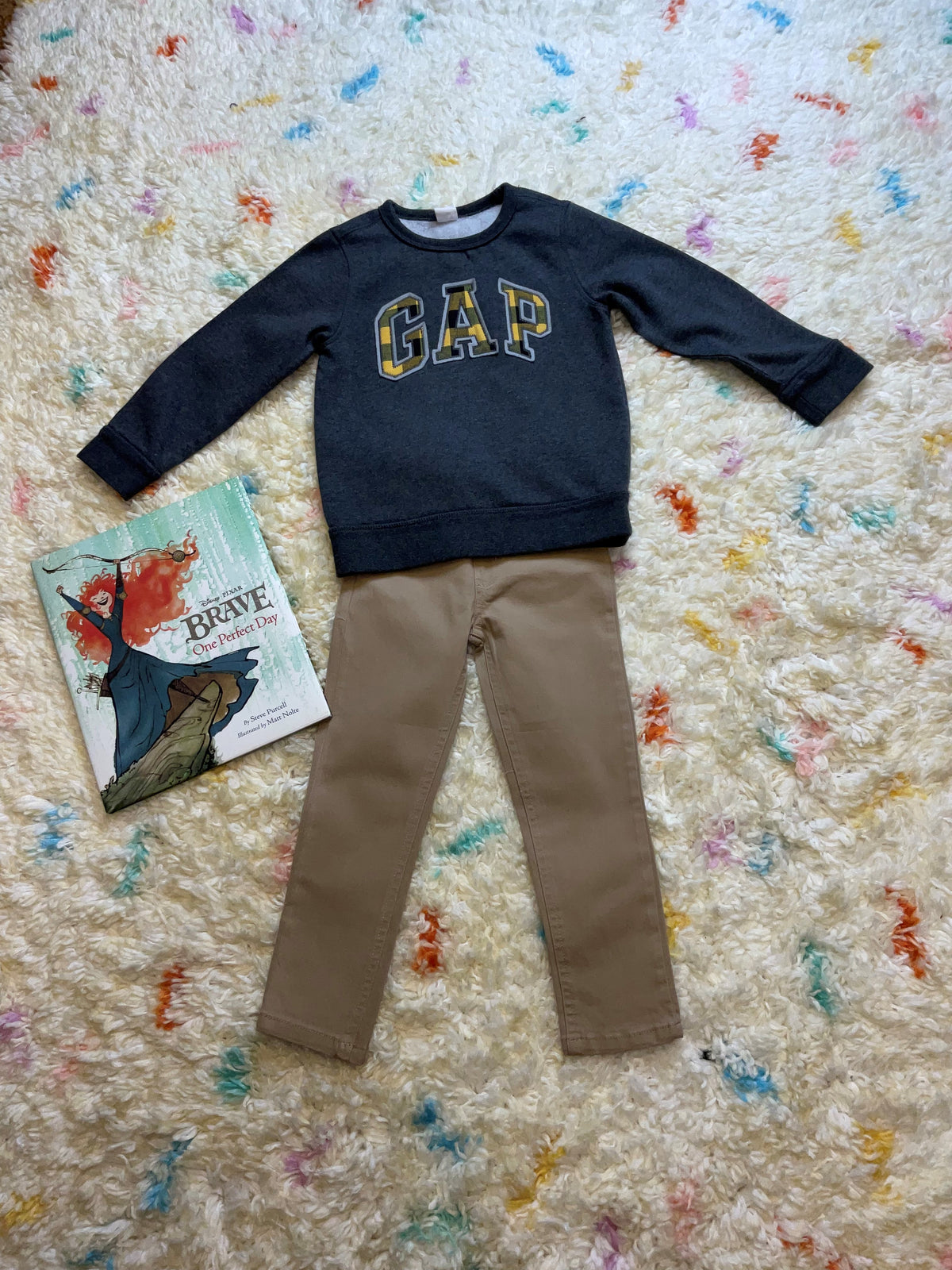 Baby Gap Girl&#39;s Size 5T Outfit.