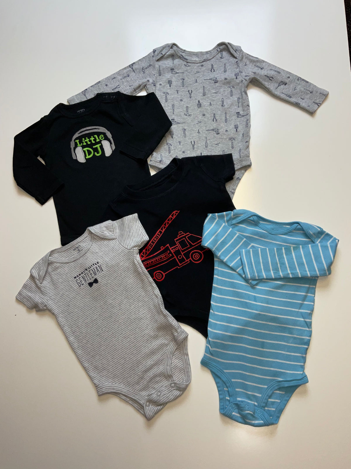 Carter&#39;s ONESIE BUNDLE for Boy&#39;s 9 Months.