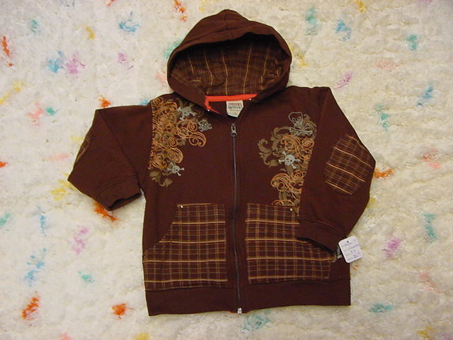 Carter&#39;s Boys Hoodie Sweater. Size  Large  7.