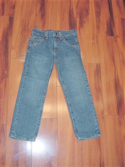 Bundles Place 5T Girl&#39;s Two Piece Jeans Outfit..