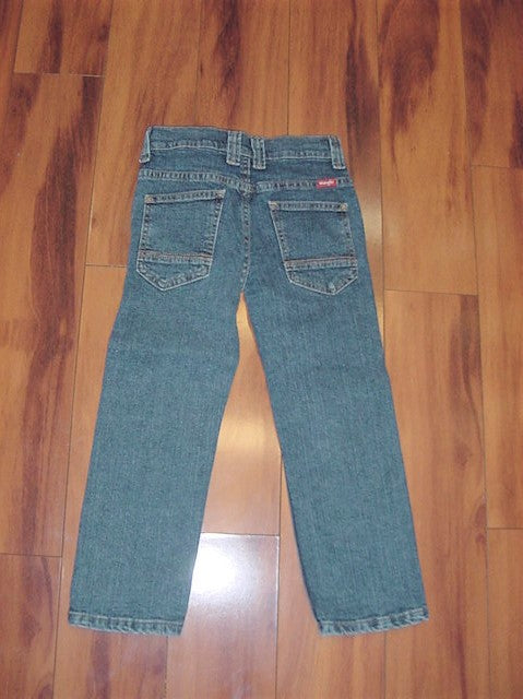 Bundles Place 5T Girl&#39;s Two Piece Jeans Outfit..