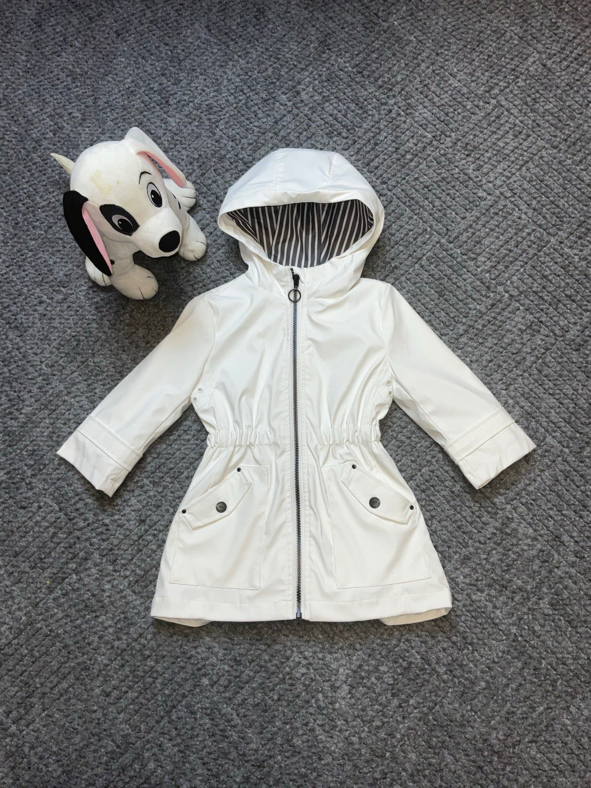 Urban Republic 2T Girls White Raincoat w Hood.