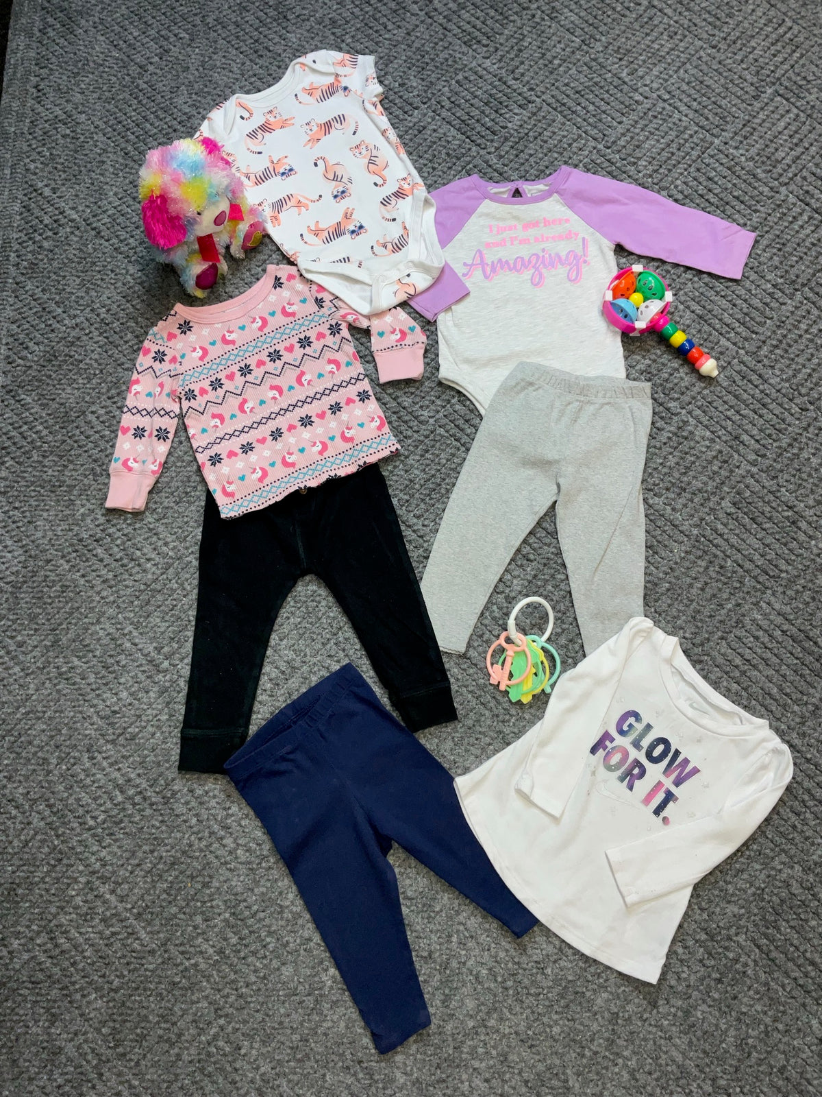 CARTER&#39;S Bundle for Baby Girl 12 Months..