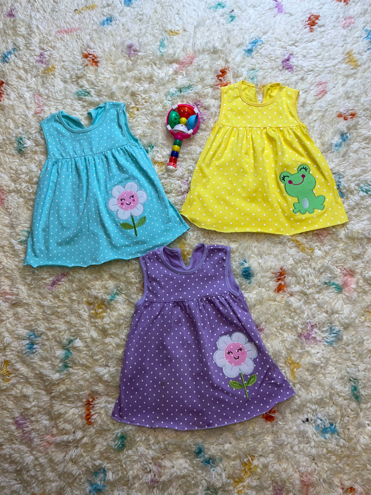 Short sleeved lovely dresses18 Months BUNDLE