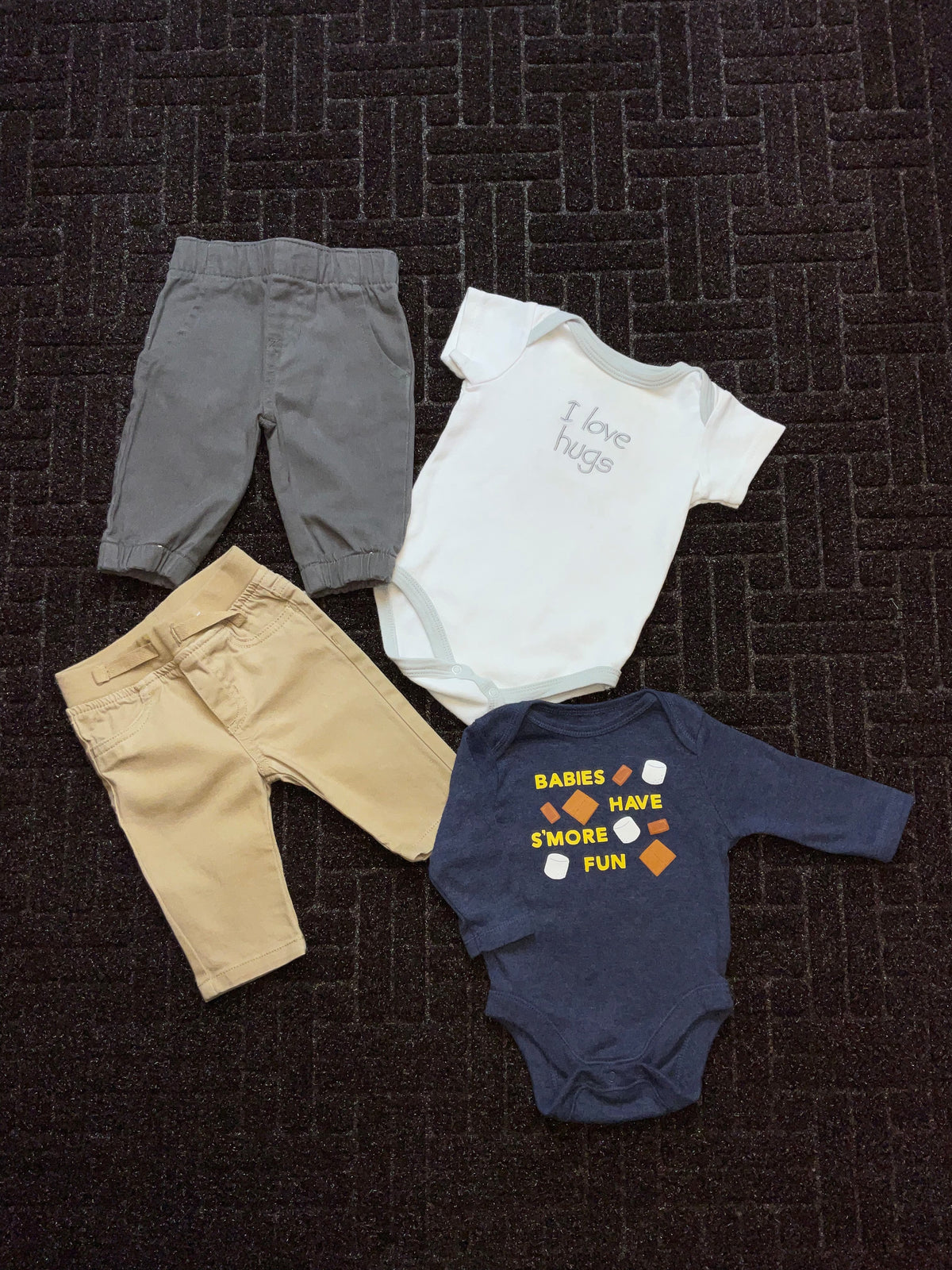 0-3 Months Boy&#39;s Onesie Outfits Bundle.