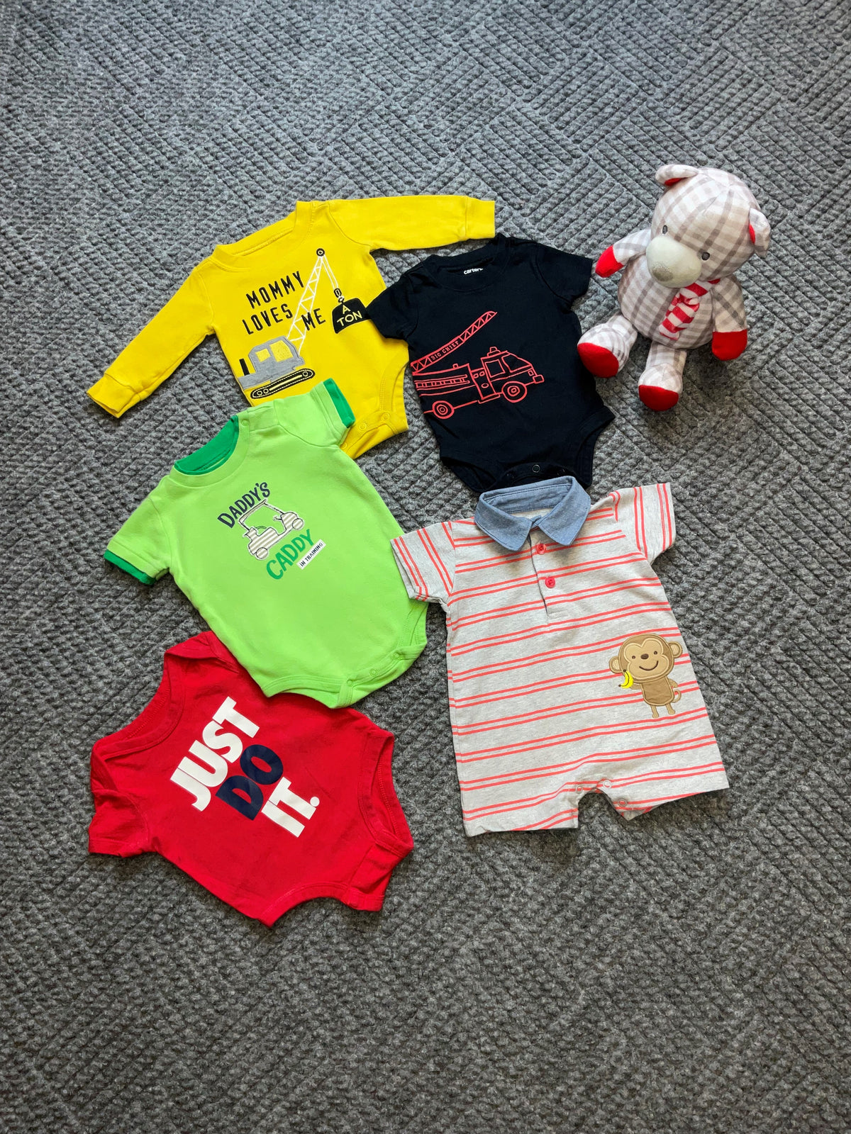 Carter&#39;s 3 Months Boy (BUNDLE) ONESIES.