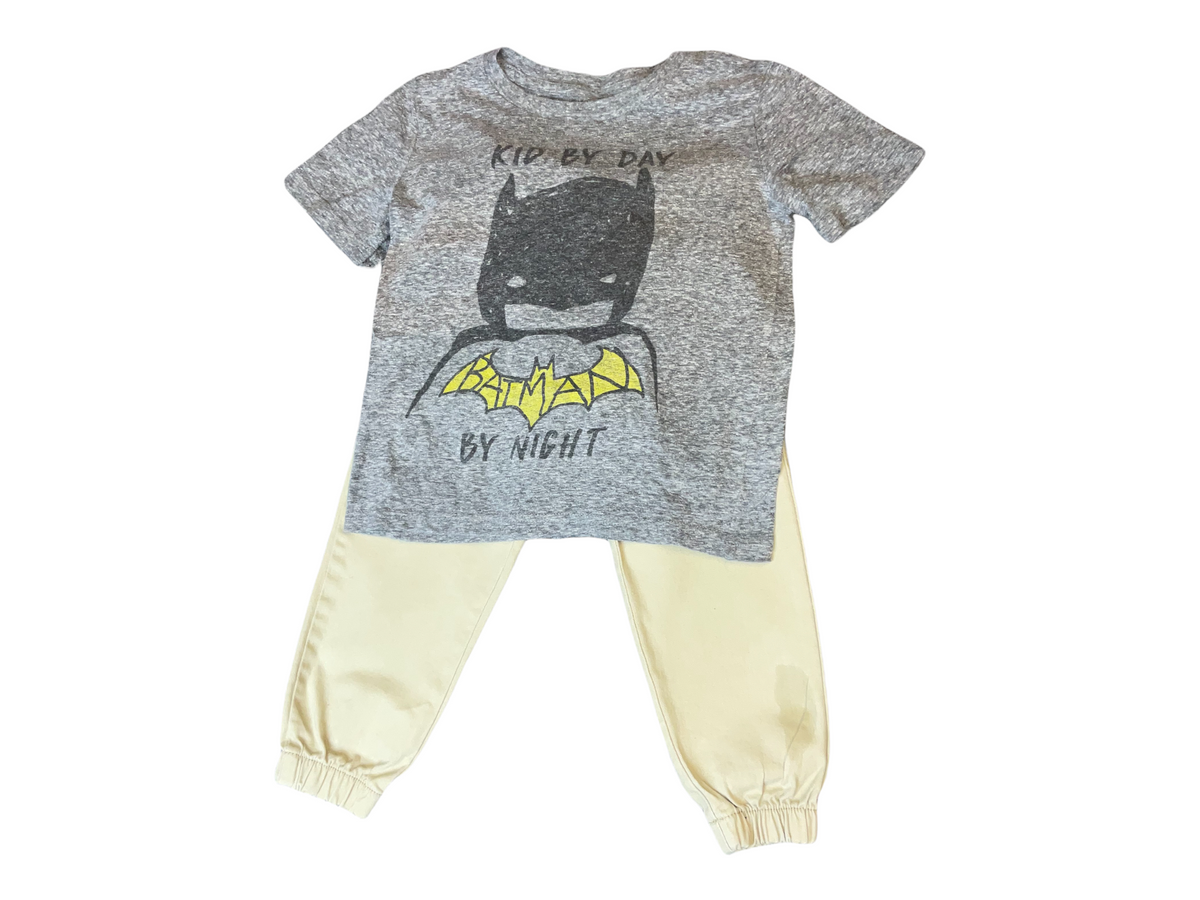 JUMPING BEANS Boy&#39;s 4T Outfit.