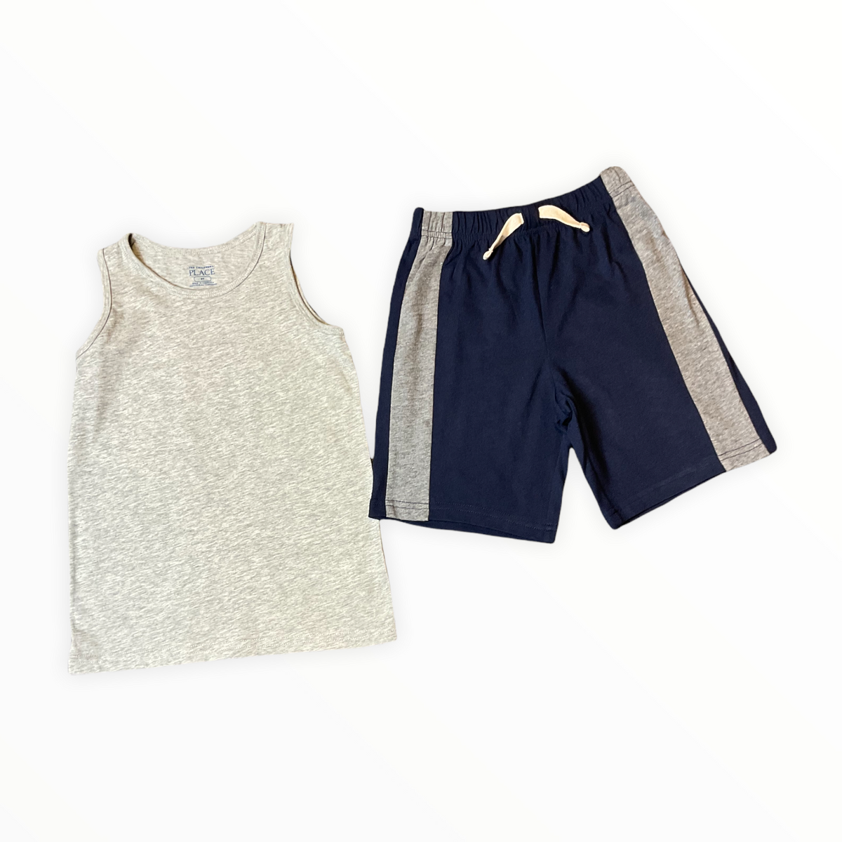 CHILDREN&#39;S PLACE SPORTS OUTFIT BOYS 5T.